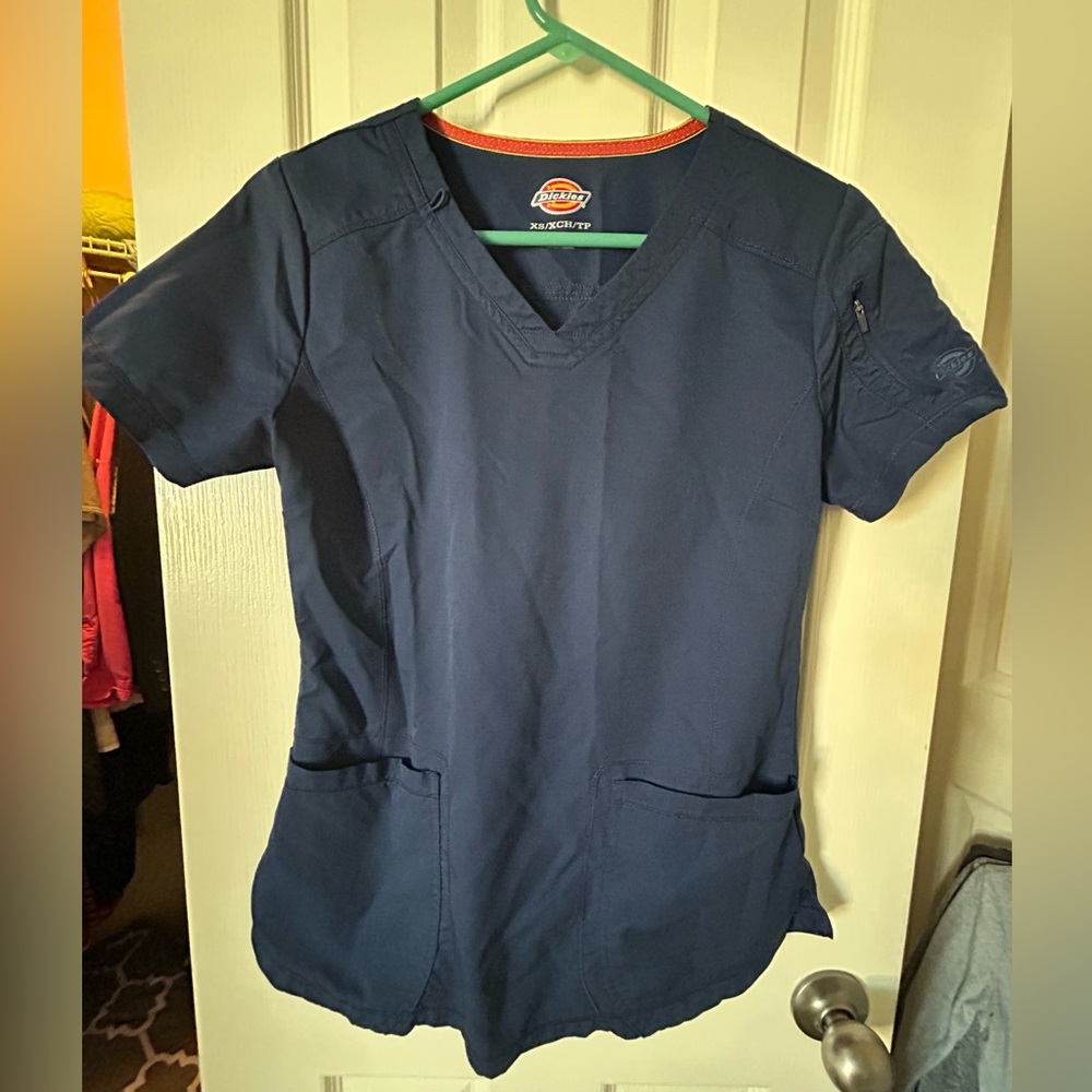 Women’s Navy Blue XS scrub top